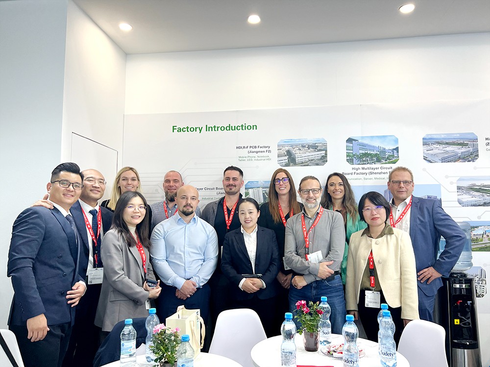 1731981496644133.jpg 02.jpg